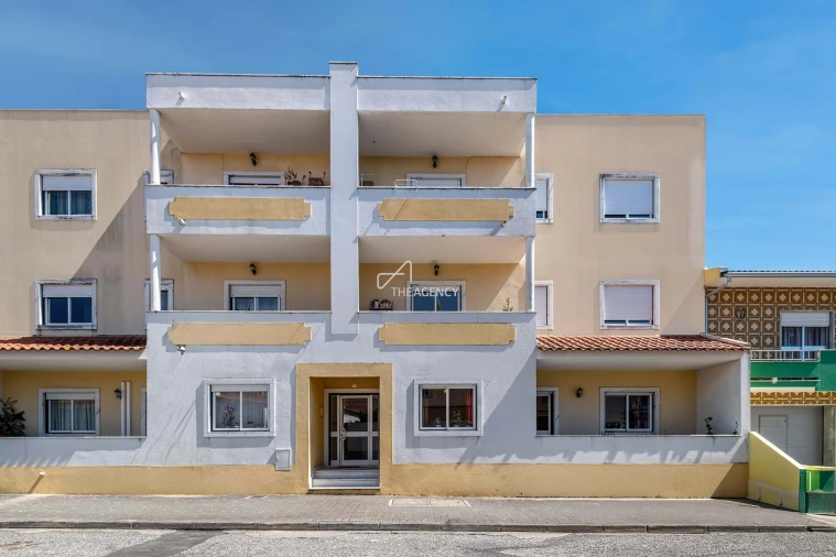 Apartamento T3 para Venda em Bombarral e Vale Covo Foto 27