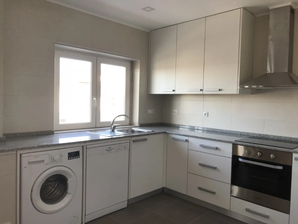 Apartamento T2 para Arrendamento em Abrantes (São Vicente e São João) e Alferrarede Foto 7