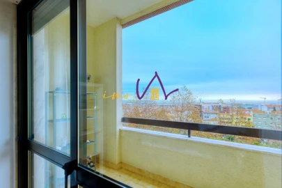 Apartamento T3 para Venda em Póvoa de Santa Iria e Forte da Casa