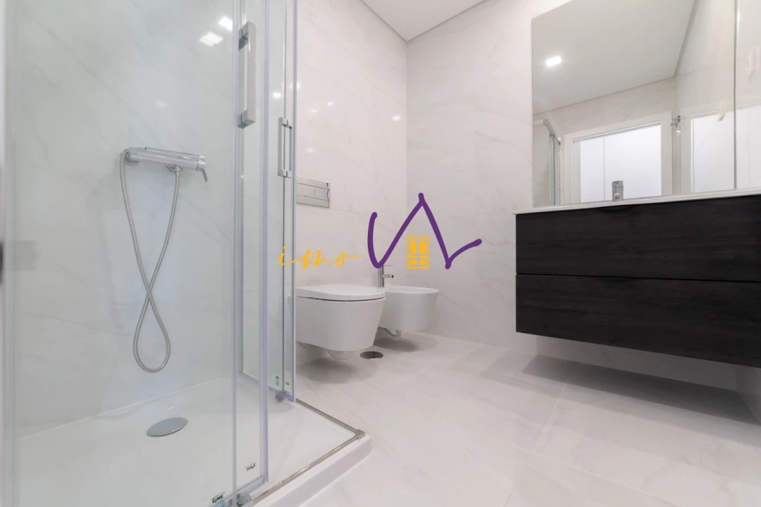 Moradia T4 para Venda em Tavarede Foto 23