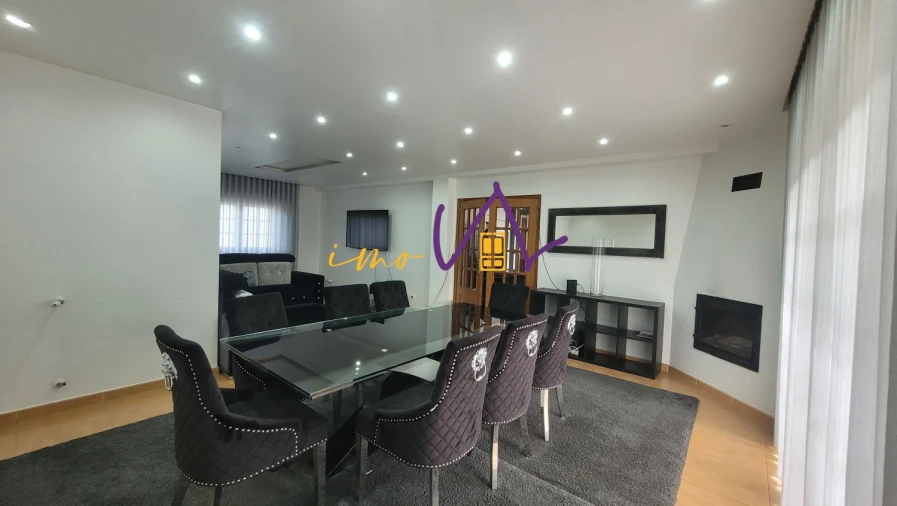 Moradia T4 para Venda em Tavarede Foto 12