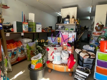 Loja para Trespasse em Souselas e Botão