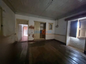 Quinta T3 para Venda em O. Azeméis, Riba-Ul, Ul, Macinhata Seixa, Madail