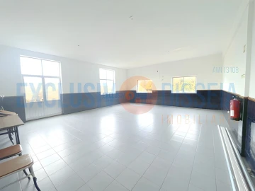 Loja para Venda em Oliveira do Bairro