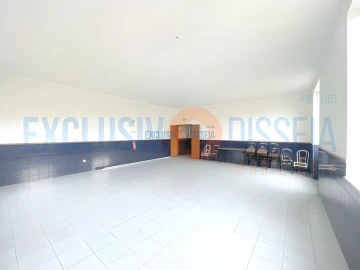 Loja para Venda em Oliveira do Bairro