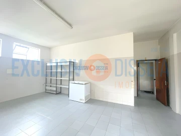 Loja para Venda em Oliveira do Bairro