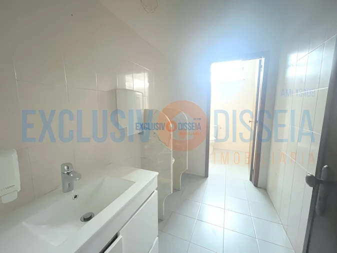 Loja para Venda em Oliveira do Bairro Foto 13