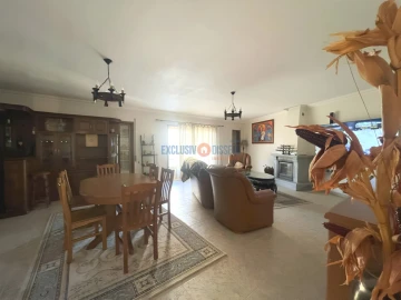 Moradia T4 para Venda em Aguada de Cima