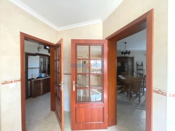 Moradia T4 para Venda em Aguada de Cima