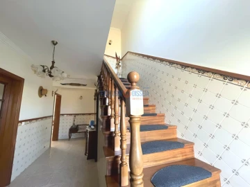 Moradia T4 para Venda em Aguada de Cima