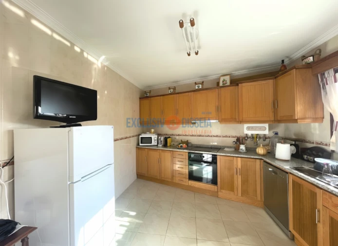 Moradia T4 para Venda em Aguada de Cima Foto 2