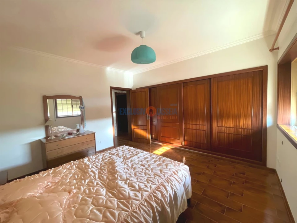 Moradia T4 para Venda em Aguada de Cima Foto 13