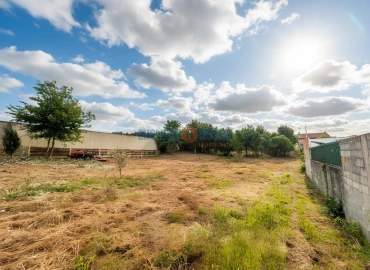 Moradia T3 para Venda em Barrô e Aguada de Baixo