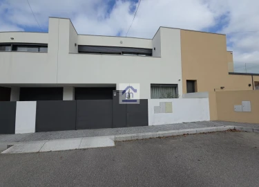 Moradia T3 para Venda em Vila Chã