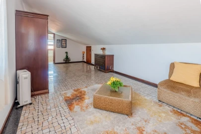 Moradia T5 para Venda em Santa Joana