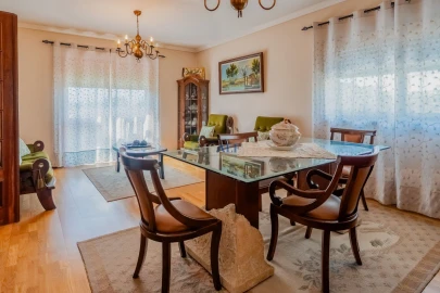 Moradia T5 para Venda em Santa Joana