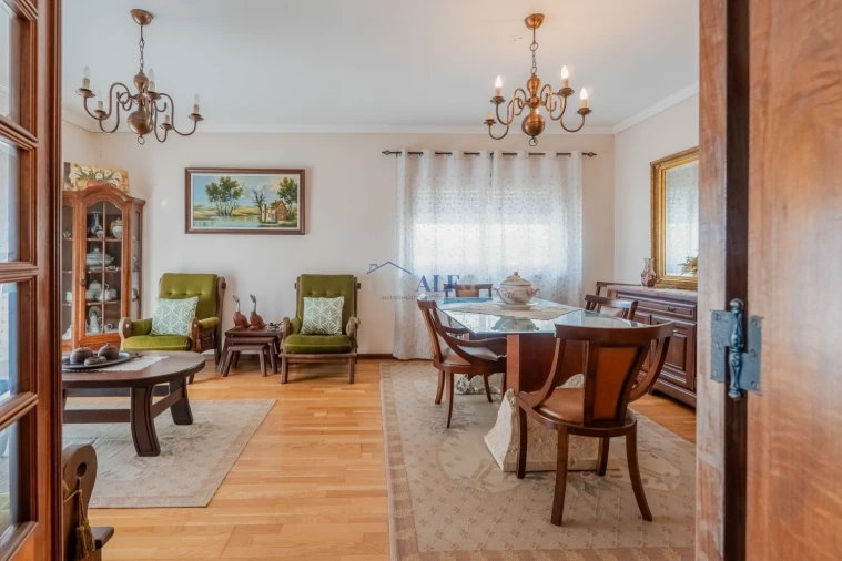 Moradia T5 para Venda em Santa Joana Foto 3