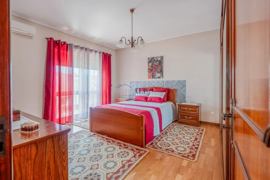 Moradia T5 para Venda em Santa Joana Foto 9