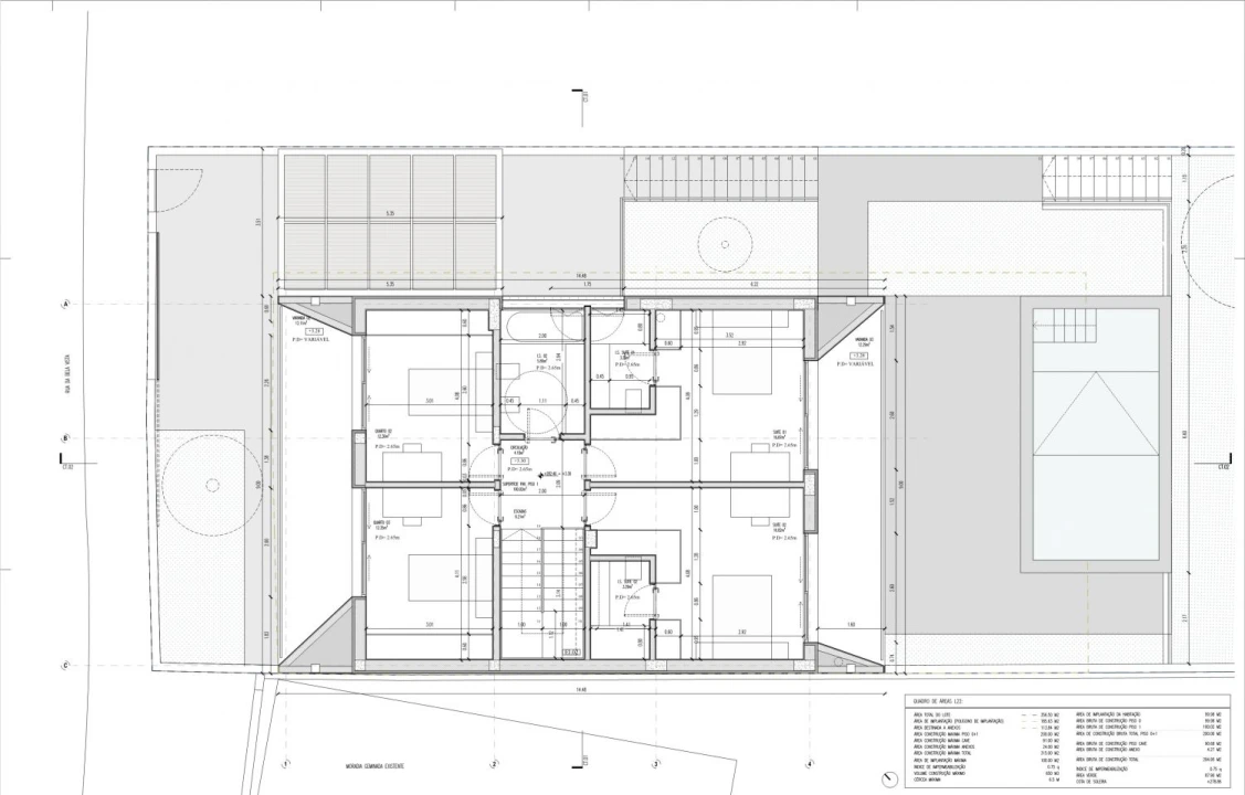 Moradia T5 para Venda em Vialonga Planta 4