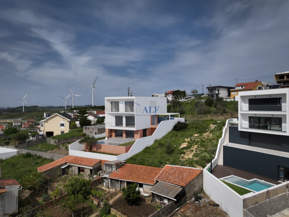 Moradia T5 para Venda em Vialonga Foto 16