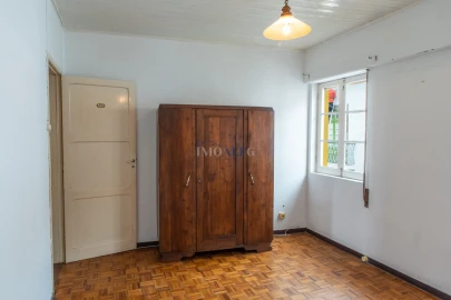 Moradia T4 para Venda em Angra (Santa Luzia)