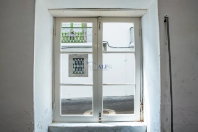 Moradia T4 para Venda em Angra (Santa Luzia)