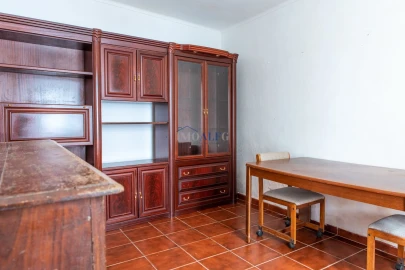 Moradia T4 para Venda em Angra (Santa Luzia)