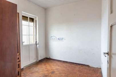 Moradia T4 para Venda em Angra (Santa Luzia)