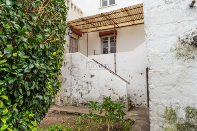 Moradia T4 para Venda em Angra (Santa Luzia)