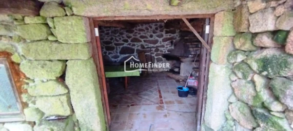Moradia T3 para Venda em Castro Laboreiro e Lamas de Mouro