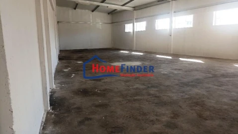 Loja para Venda em Arcozelo