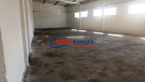 Loja para Venda em Arcozelo