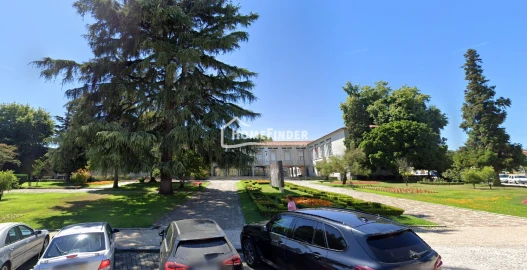 Loja para Venda em Vila Nova de Famalicão e Calendário