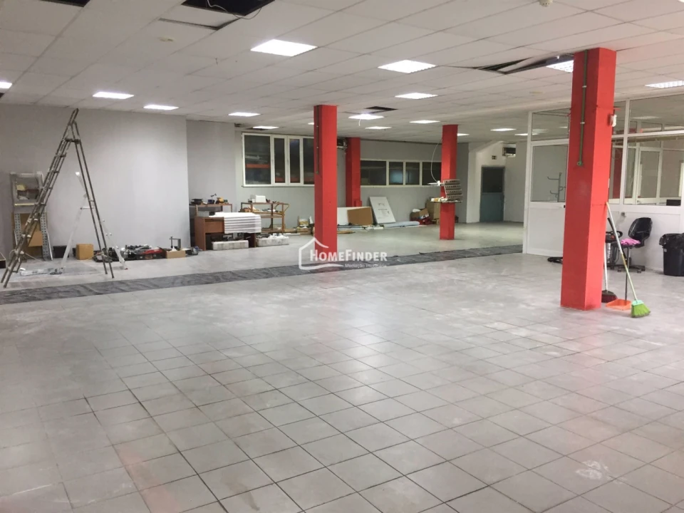 Loja para Venda em Vila Nova de Famalicão e Calendário Foto 2