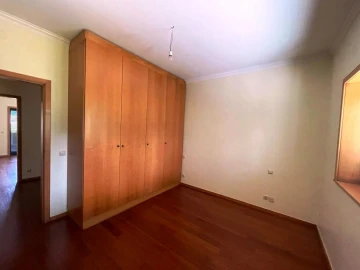 Moradia T4 para Venda em Lago