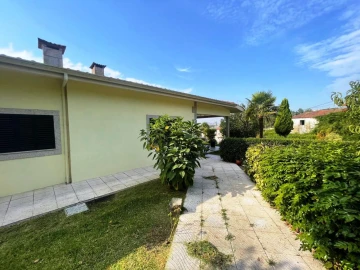 Moradia T4 para Venda em Lago
