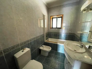 Moradia T4 para Venda em Lago