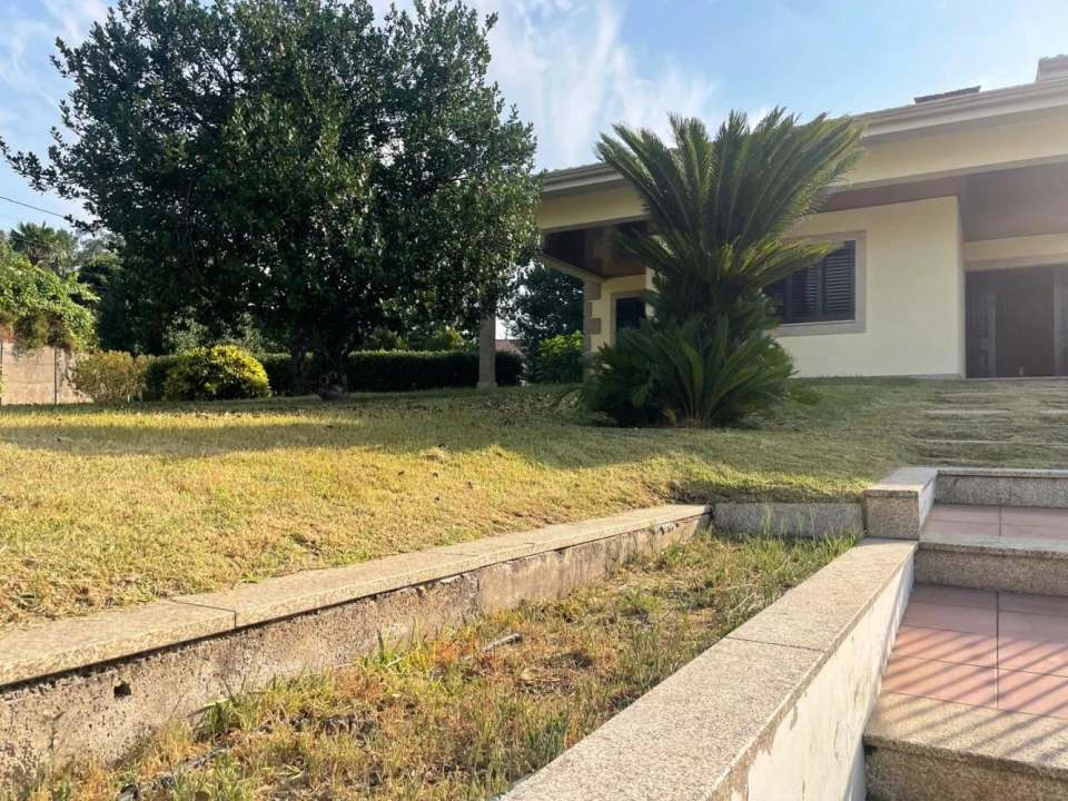 Moradia T4 para Venda em Lago Foto 16