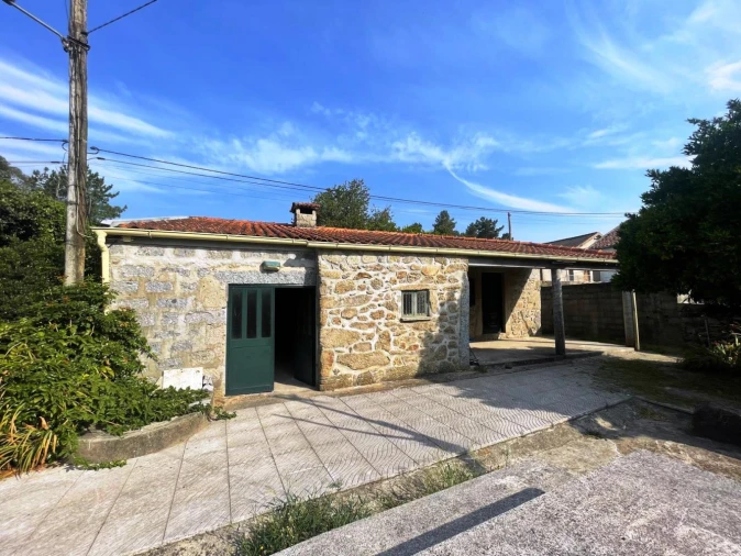 Moradia T4 para Venda em Lago Foto 34