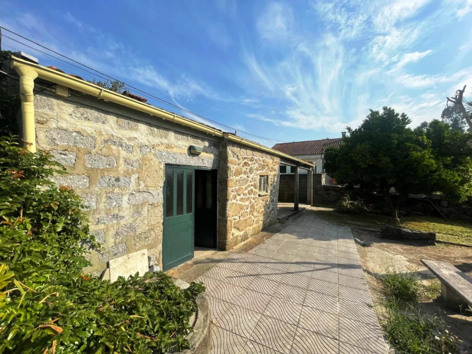 Moradia T4 para Venda em Lago Foto 32