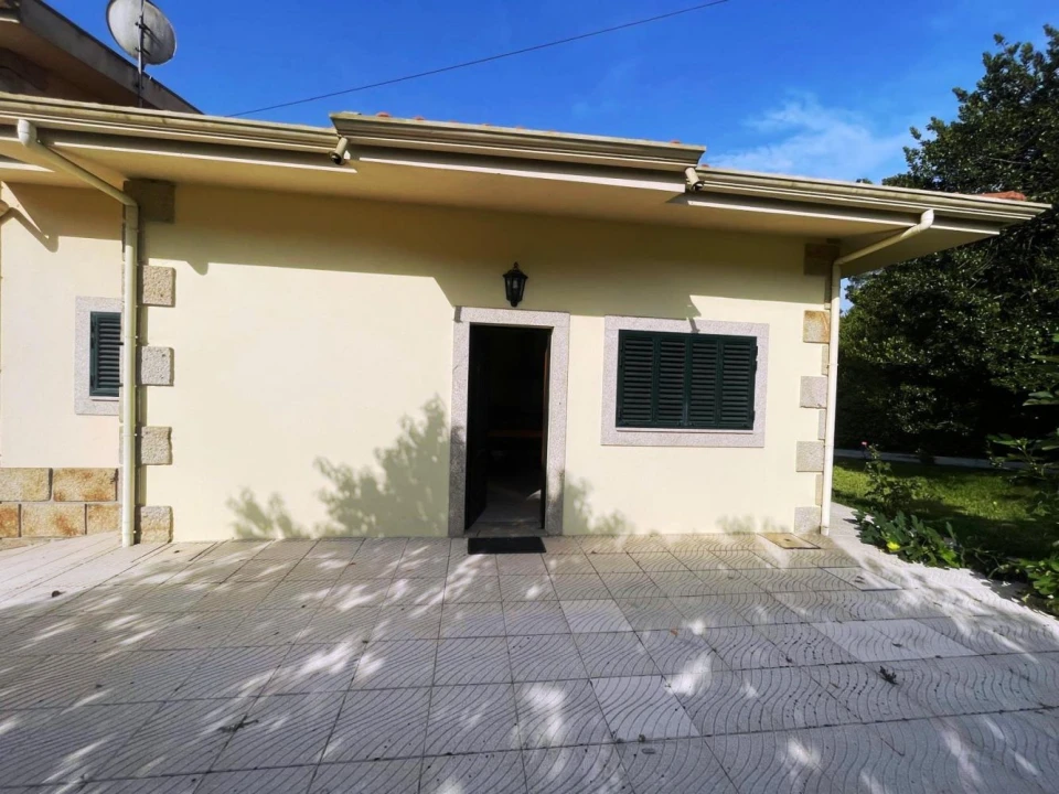 Moradia T4 para Venda em Lago Foto 2