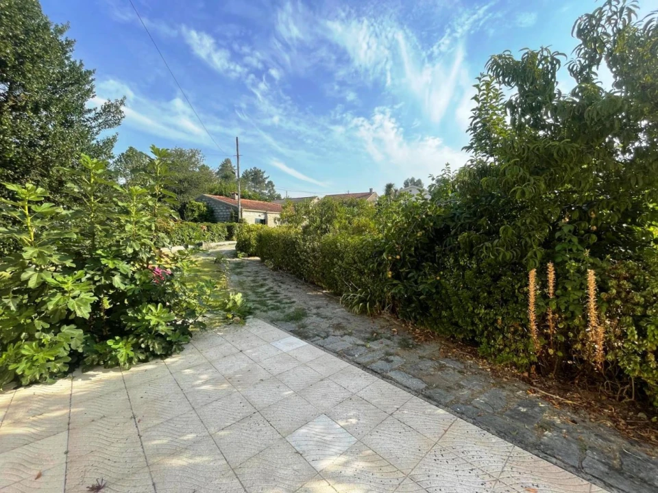 Moradia T4 para Venda em Lago Foto 29