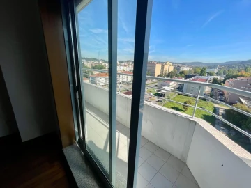 Apartamento T5 para Venda em São Vitor (Braga)