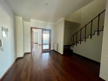 Apartamento T5 para Venda em São Vitor (Braga)