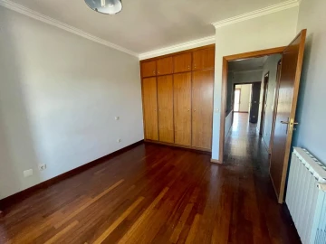 Apartamento T5 para Venda em São Vitor (Braga)