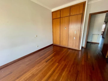 Apartamento T5 para Venda em São Vitor (Braga)