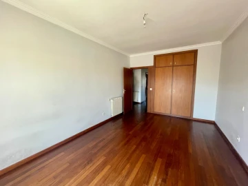 Apartamento T5 para Venda em São Vitor (Braga)