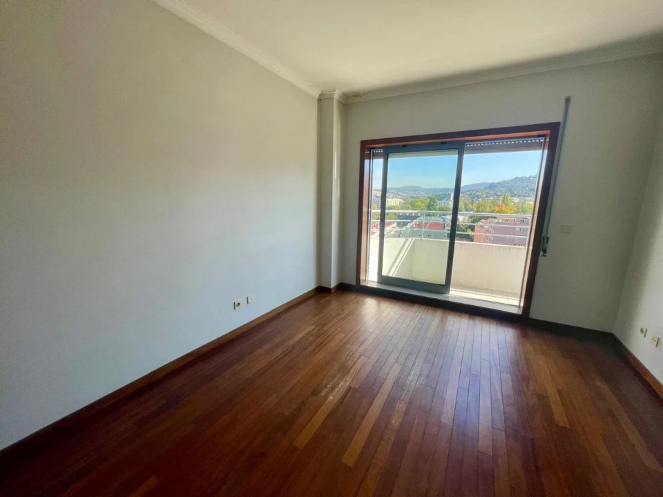 Apartamento T5 para Venda em São Vitor (Braga) Foto 14