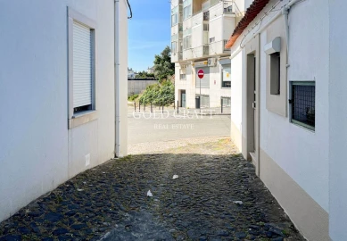 Moradia T9 para Venda em Ajuda