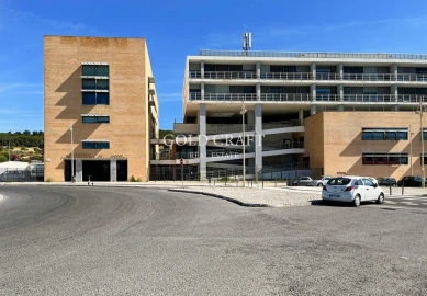 Moradia T9 para Venda em Ajuda